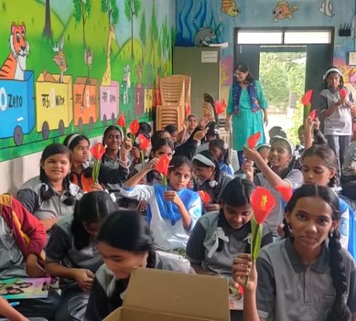Art activity for schoolgirls